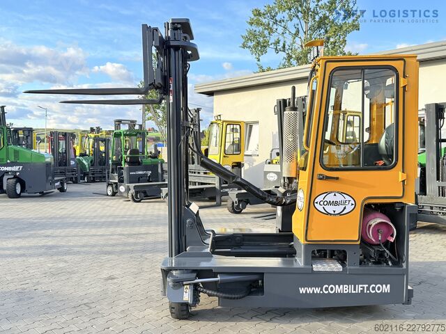 Wózek widłowy czterokierunkowy Combilift C3000 GAS DUPLEX 4500 FREE LIFT CABIN