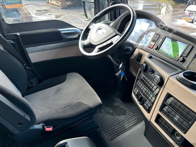 Camion plateau MAN TGX 35.460 8x4-4 BL Pritsche+HMF 1920K Ladekran