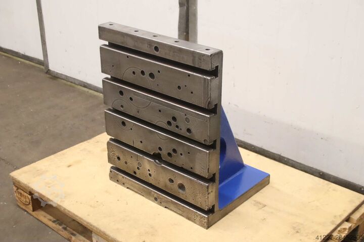 Kątownik mocujący z rowkami T Guss 500/390/H630 mm