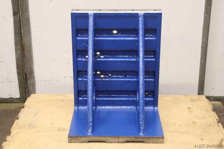 Kątownik mocujący z rowkami T Guss 500/390/H630 mm