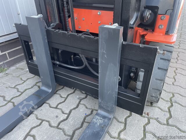 Elektro 3 Rad-Stapler Toyota 8FBET15 | AKKU NEU