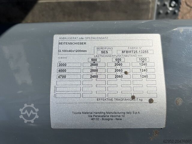 Električni viljuškar za 4 točka Toyota 8 FBMT 25 / 680 h!