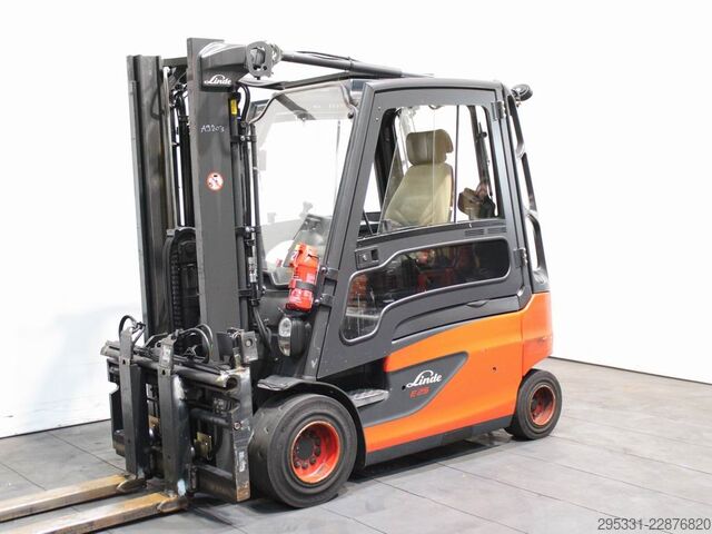 Electric 4-wheel forklift Linde E 25 L-01 387