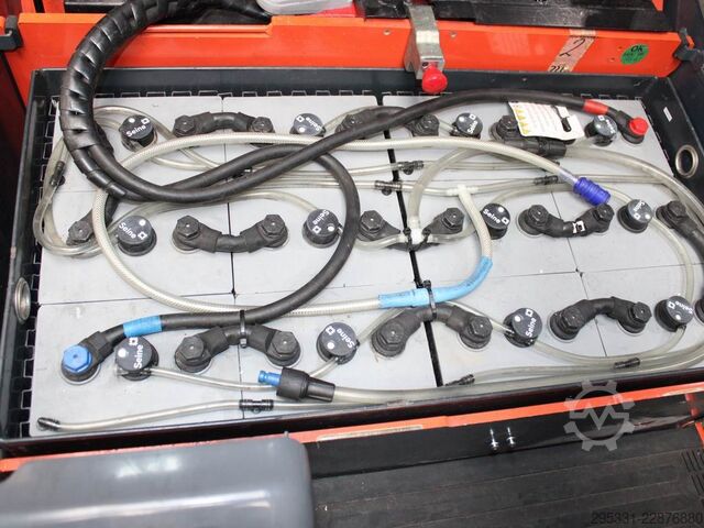 Carretilla eléctrica de 3 ruedas Toyota 7 FBEST 13