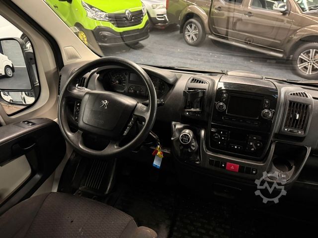 Furgón volquete PEUGEOT Boxer DoKa 3 Seiten Kipper Klima AHK 3,0T 2.Hand