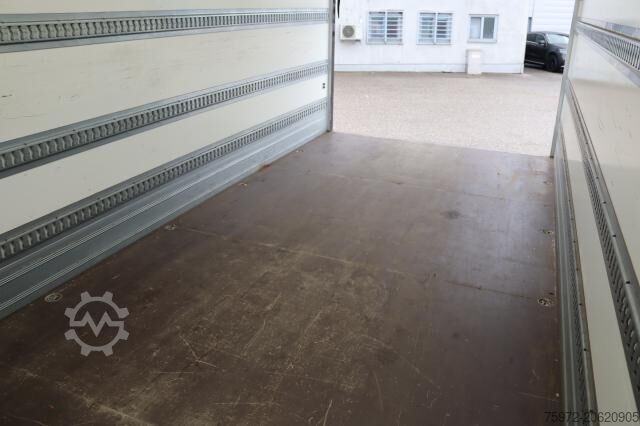 LKW mit Kofferaufbau Atego 1223L 6M KOFFER