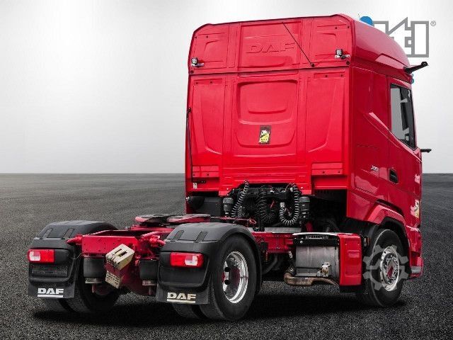 Стандартен влекач DAF XG 480 FT + INTARDER + ALCOA + CAMERAS + 710L TANK