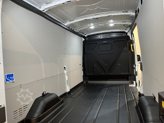 Skåpbil Ford E-Transit 350 L3H2 Trend 68 kWh 184 PK / 100% E...