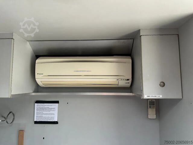 Scania P230 TOP: multifunct. ruimte met airco (camper?), 22kVA generator, hydr. steunpoten, beloopba Scania P230 TOP: multifunct. ruimte met airco (camper?...