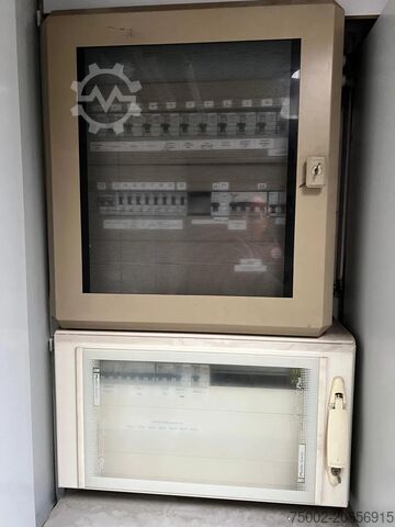 Scania P230 TOP: multifunct. ruimte met airco (camper?), 22kVA generator, hydr. steunpoten, beloopba Scania P230 TOP: multifunct. ruimte met airco (camper?...