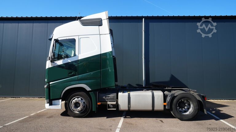 Standardni SZM Volvo FH 420 tractor unit