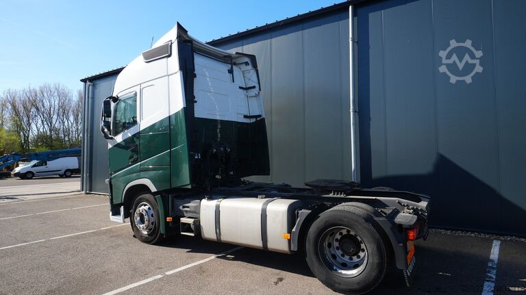 Standardni SZM Volvo FH 420 tractor unit
