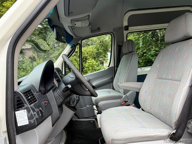 Минибус VOLKSWAGEN Crafter 2.5 Tdi Maxi 9Sitze Schiebetür Klima Pdc