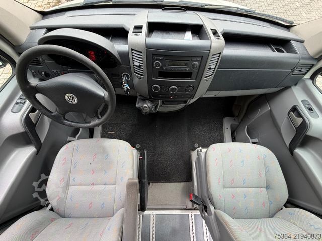Минибус VOLKSWAGEN Crafter 2.5 Tdi Maxi 9Sitze Schiebetür Klima Pdc