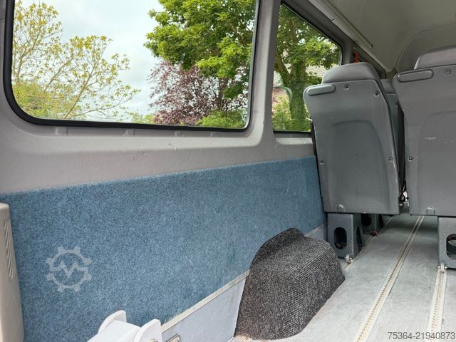 Минибус VOLKSWAGEN Crafter 2.5 Tdi Maxi 9Sitze Schiebetür Klima Pdc