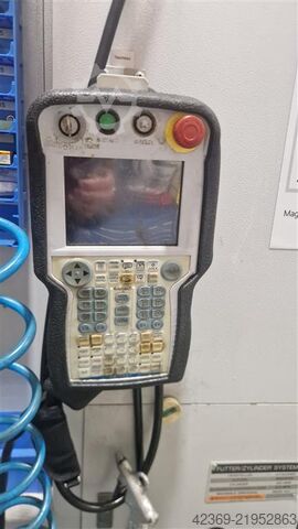 Centro de torneamento e fresagem CNC MORI SEIKI NZ 2000 T3Y2 & Lehmann-Robot
