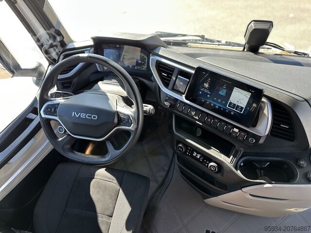 Standardni cestni vlačilec Iveco S-Way 580 Edizione Limitata Martini