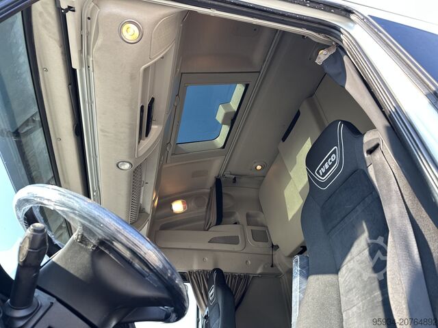 Staðlaður vegatogari Iveco Stralis Hi Wai 510