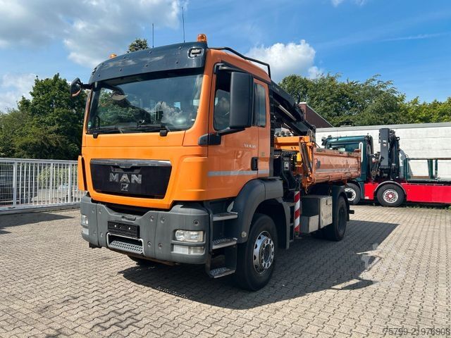 Trīspusējs kravas pašizgāzējs MAN 18.320 3Skipper mit HIAB 111 Kran + Greifer