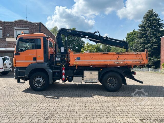 Trīspusējs kravas pašizgāzējs MAN 18.320 3Skipper mit HIAB 111 Kran + Greifer