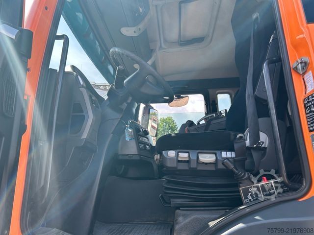 Trīspusējs kravas pašizgāzējs MAN 18.320 3Skipper mit HIAB 111 Kran + Greifer