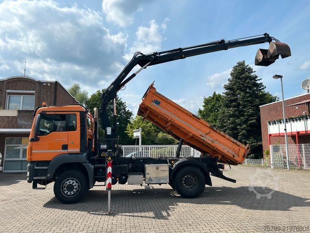 Trīspusējs kravas pašizgāzējs MAN 18.320 3Skipper mit HIAB 111 Kran + Greifer