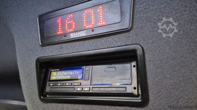 Minibus MERCEDES-BENZ 519  Allrad 4 x 4 Lagerfahrzeug Stock 20 Sitzer