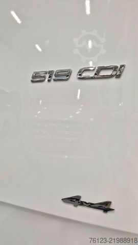 Minibus MERCEDES-BENZ 519  Allrad 4 x 4 Lagerfahrzeug Stock 20 Sitzer