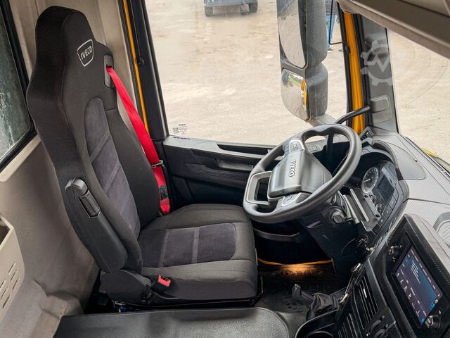 Autocarro ribaltabile IVECO X WAY 480* KIPPER * 8x4 * TOPZUSTAND