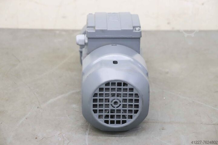 เกียร์มอเตอร์ 0.18 kW 118 รอบ/นาที SEW-Eurodrive RF07 DR63M4/BR