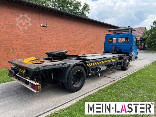 Camión con caja móvil MERCEDES-BENZ Kamag Wiesel Umsetzter Sattelplatte