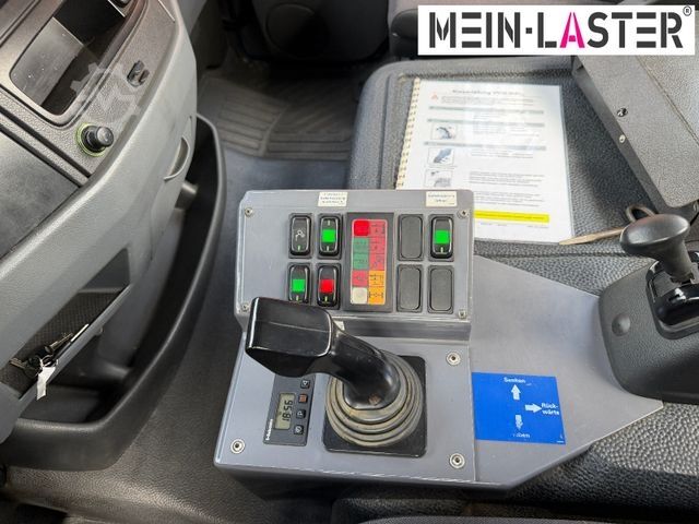 Camión con caja móvil MERCEDES-BENZ Kamag Wiesel Umsetzter Sattelplatte