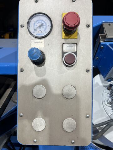 Machine de dérouillage à brosse métallique GSG GmbH & Co. KG RWCB / 400-3