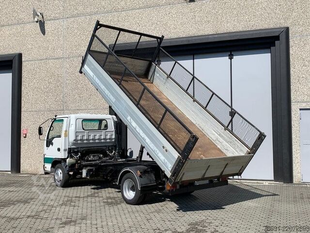 Fourgon benne basculante Isuzu NPR 35