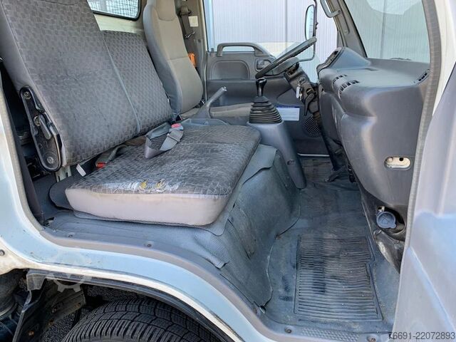 Fourgon benne basculante Isuzu NPR 35