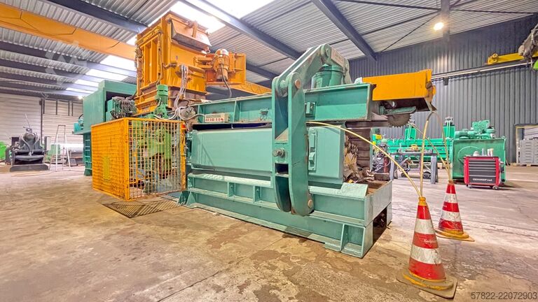 Presse à balles, force de pressage 200 t, grand format MACPRESSE 112