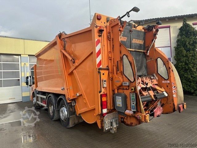 Xe chở rác MERCEDES-BENZ ECONIC 2633 HN TERBERG 1. D- kommunale Hand