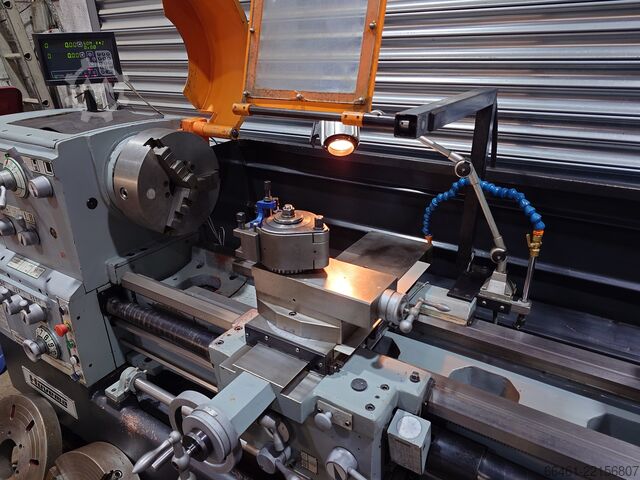 Akselitukinen sorvi (aukolla) Huvema Lathe 560 x 2000