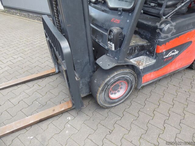 Elektro 4 Rad-Stapler Linde E25-01