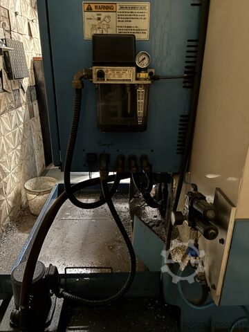 立形マシニングセンタ Hyundai SPT-V30T