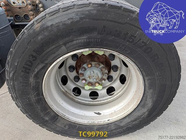 Chasis con cabina DAF XF 440