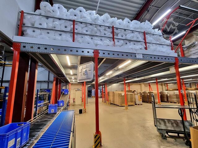 Tároló platform 2 Storage Platforms 60 x 10 m & 38,6 x 10 m