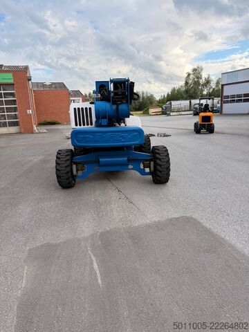 Platform kerja bergerak Niftylift HR21 4x4