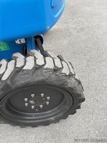Platform kerja bergerak Niftylift HR21 4x4
