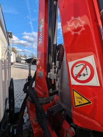 Tovornjak s montažno dvigalko Fuso Canter 9C18 Fassi M40 Pritsche 4,5 m