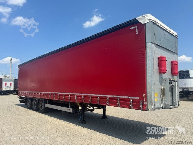 Trailer semi terbuka dengan terpal Schmitz Cargobull Curtainsider Mega