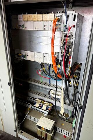 Qendër universale për përpunim DECKEL MAHO DMU 60 T