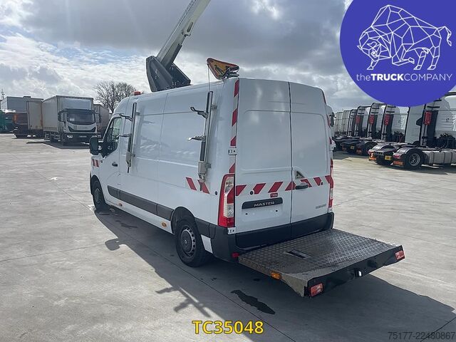 Thang máy Renault Master