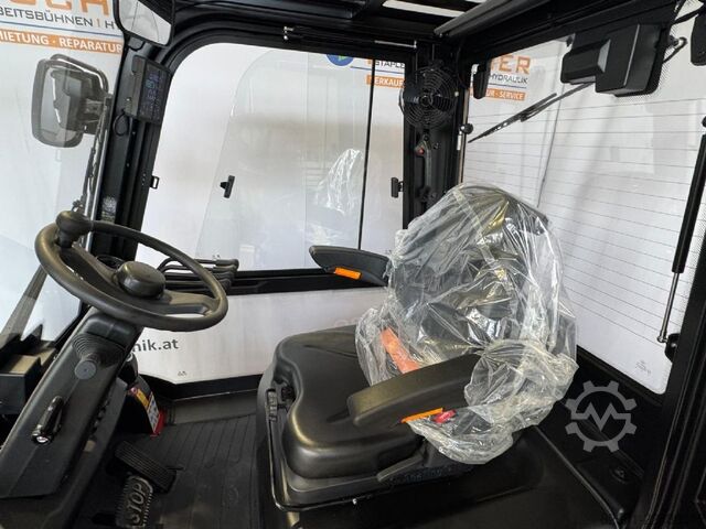 Stivuitor electric cu 4 roți EP EFL 303