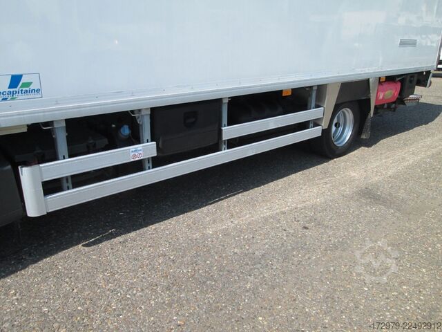 Ledusskapja kravas automašīna MERCEDES-BENZ Atego 1021*2xCarrier Kühlkoffer 5.72m*LBW*